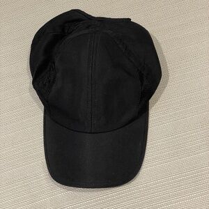 NWOT Ponyflo ponytail baseball hat one size
